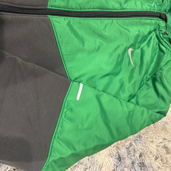 Nike Dri-Fit Green and Black Jacket - Picture 6 of 9